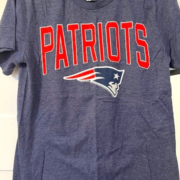 Patriots Navy and Red T-Shirt - Picture 1 of 1